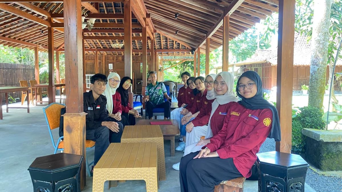 Kunjungan Perdana ke Desa